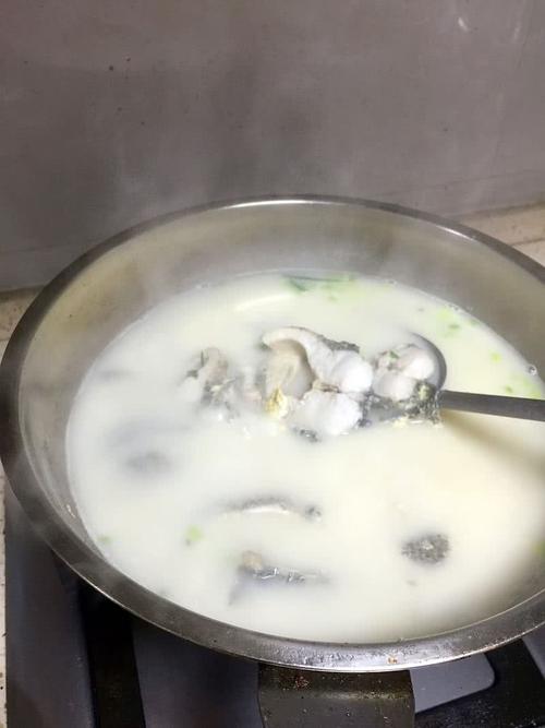 财鱼汤的做法