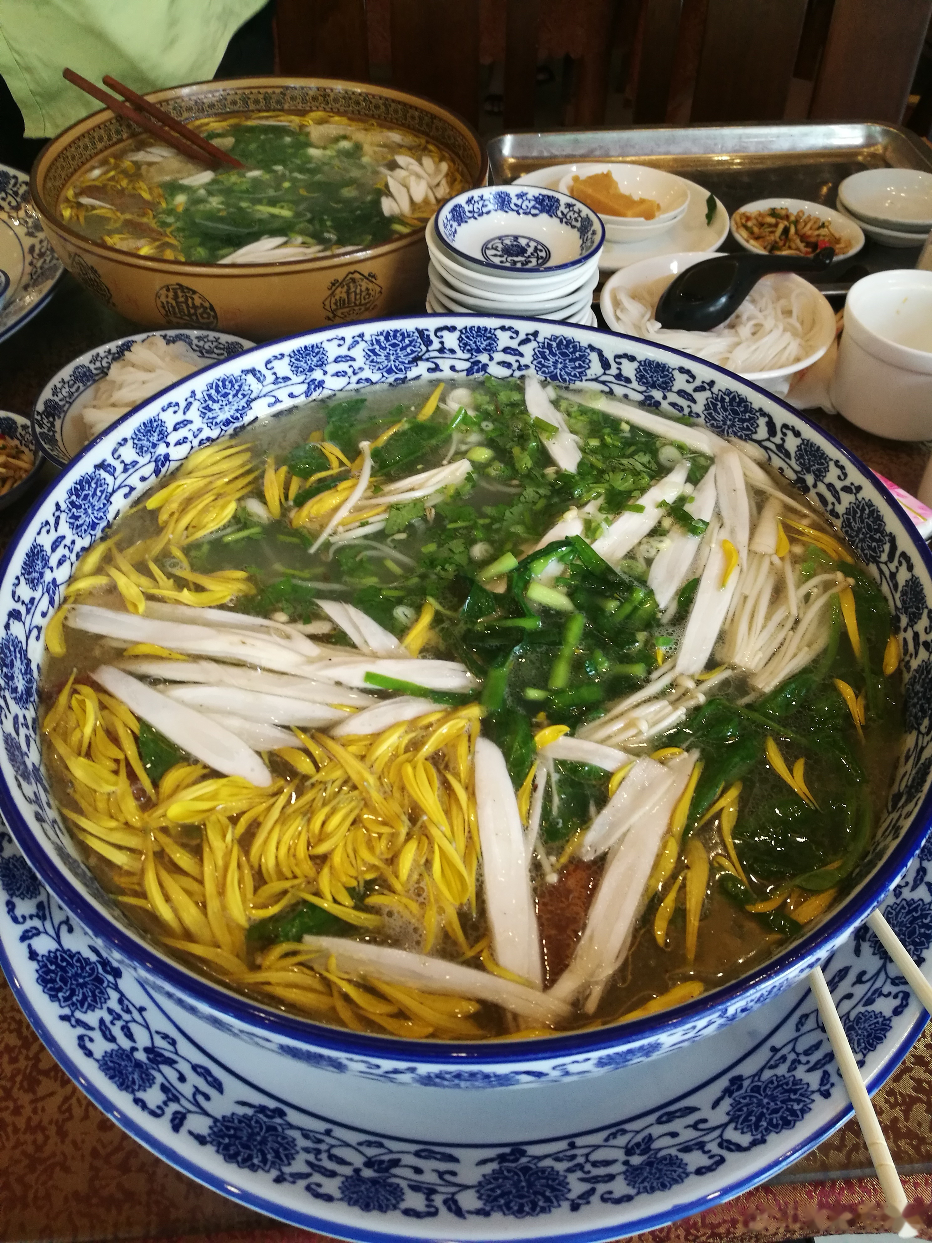蒙自米线的做法