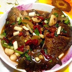 红烧鲫鱼的做法