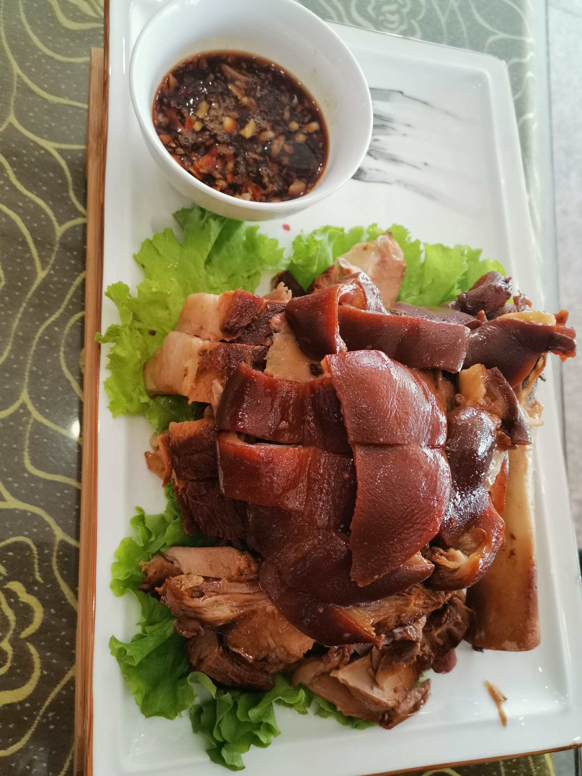 扒肘子的做法