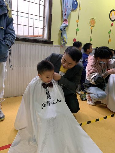 怎么给孩子剪头发