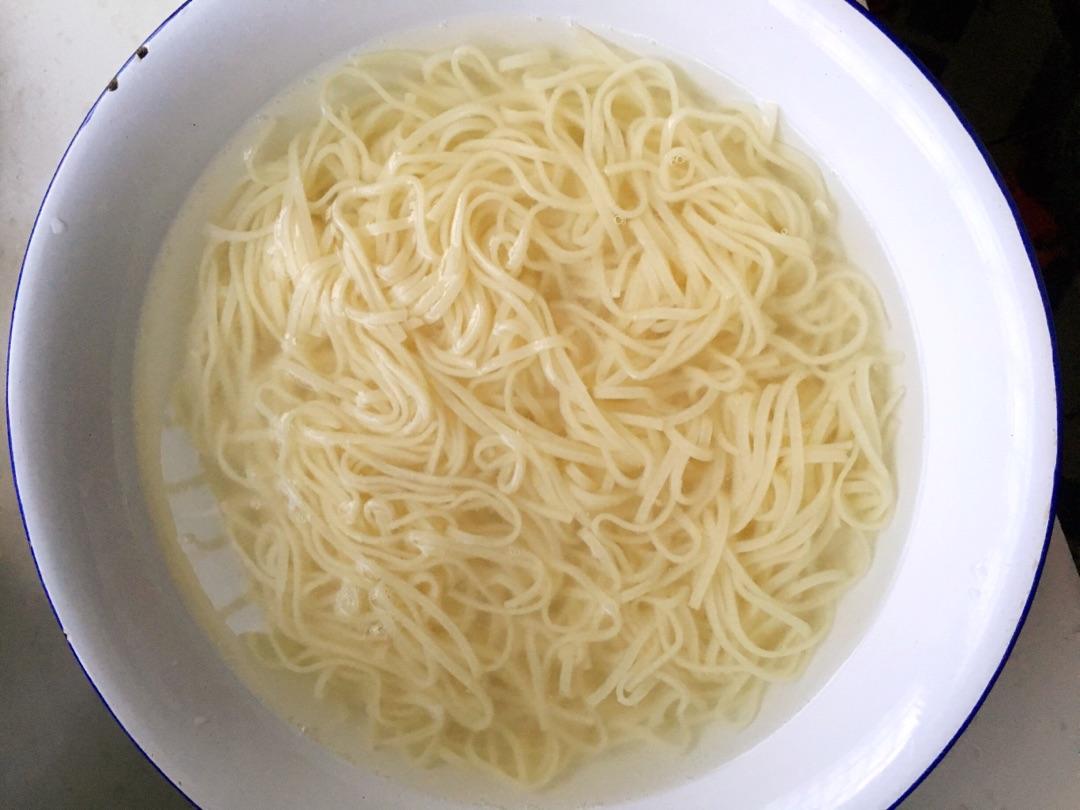 凉面条的做法