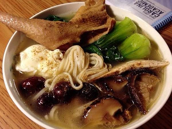 炖鸡面的做法