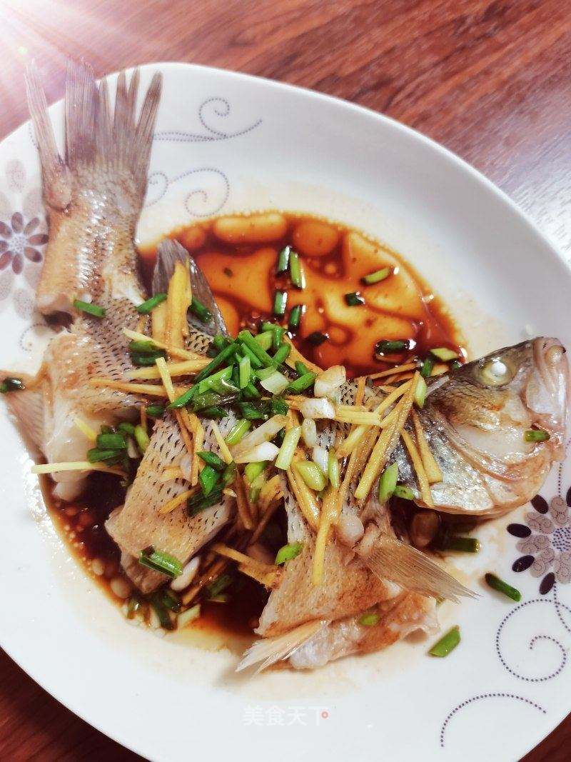 清蒸鲈鱼正宗做法