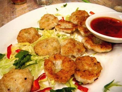 煎墨鱼饼 做法