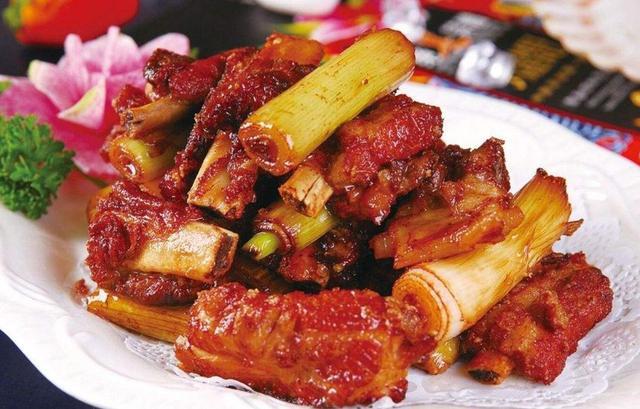 干煸葱香排骨的做法
