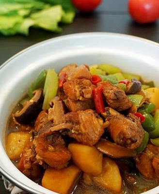 黄焖鸡的做法