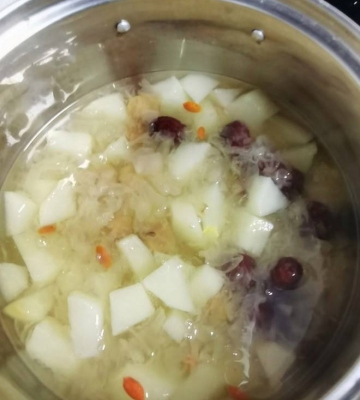 冰糖银耳汤的做法