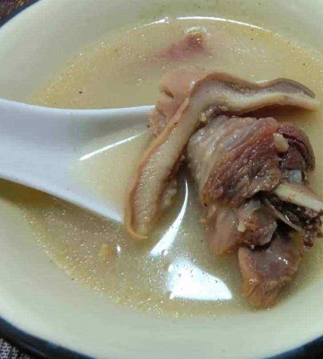 猪肚鸭汤的做法