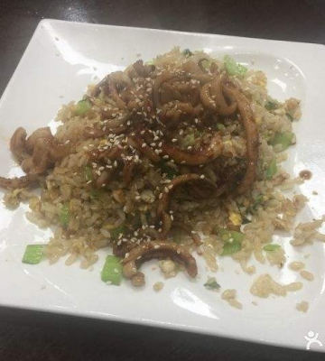 铁板鱿鱼炒饭的做法