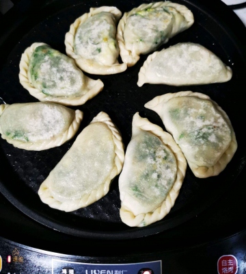 韭菜盒子的做法