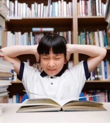 小孩子不愿意写作业怎么办