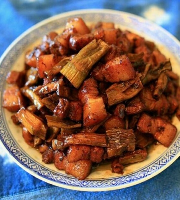 干竹笋烧肉的做法