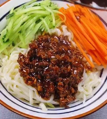 炸酱面的做法