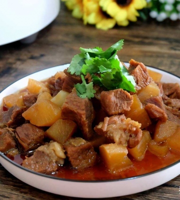 萝卜炖牛肉的做法