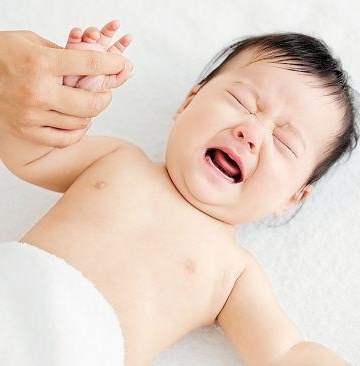 小孩子肚子疼怎么办