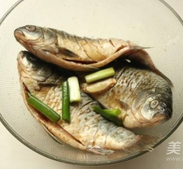新鲜鲫鱼的做法