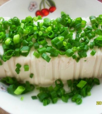 小葱拌豆腐的做法