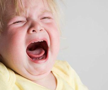 小孩子哭闹不止怎么办