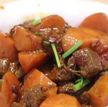 胡萝卜炖牛肉的家常做法