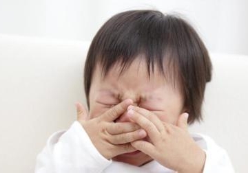孩子哭的上不来气怎么办