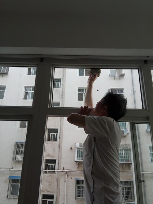 如何正确擦窗户